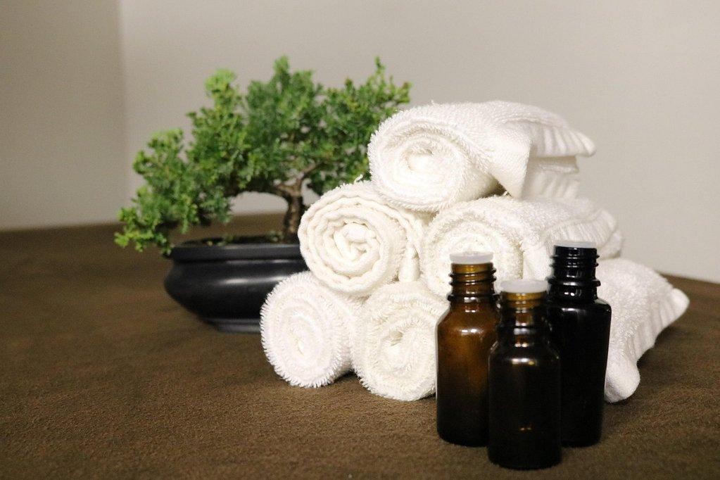 How to Get Glowing Skin Naturally with Hemp Oil in 30 Days - Cover Image